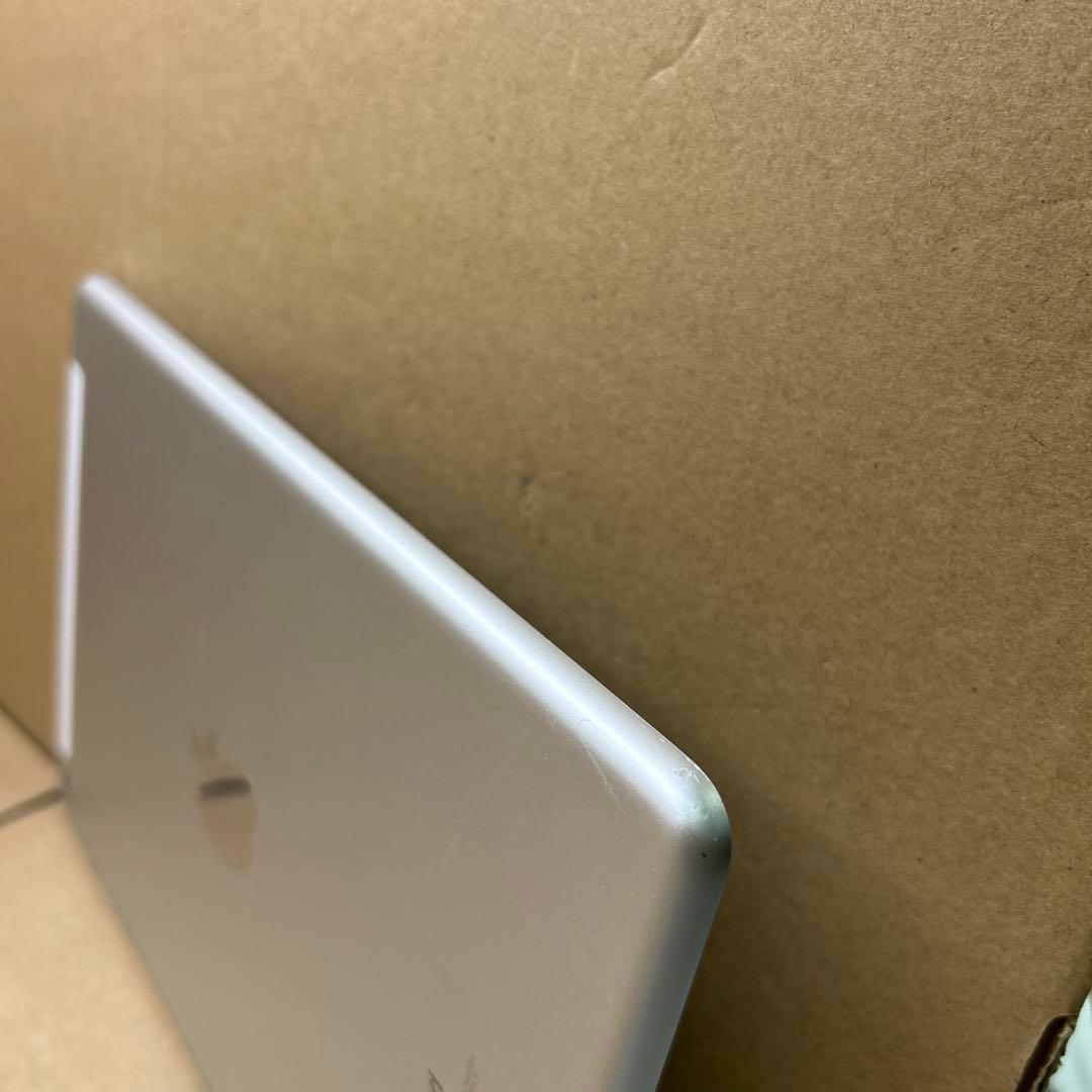 Apple iPad (第５世代) Wi-Fi+Cellular 128GB