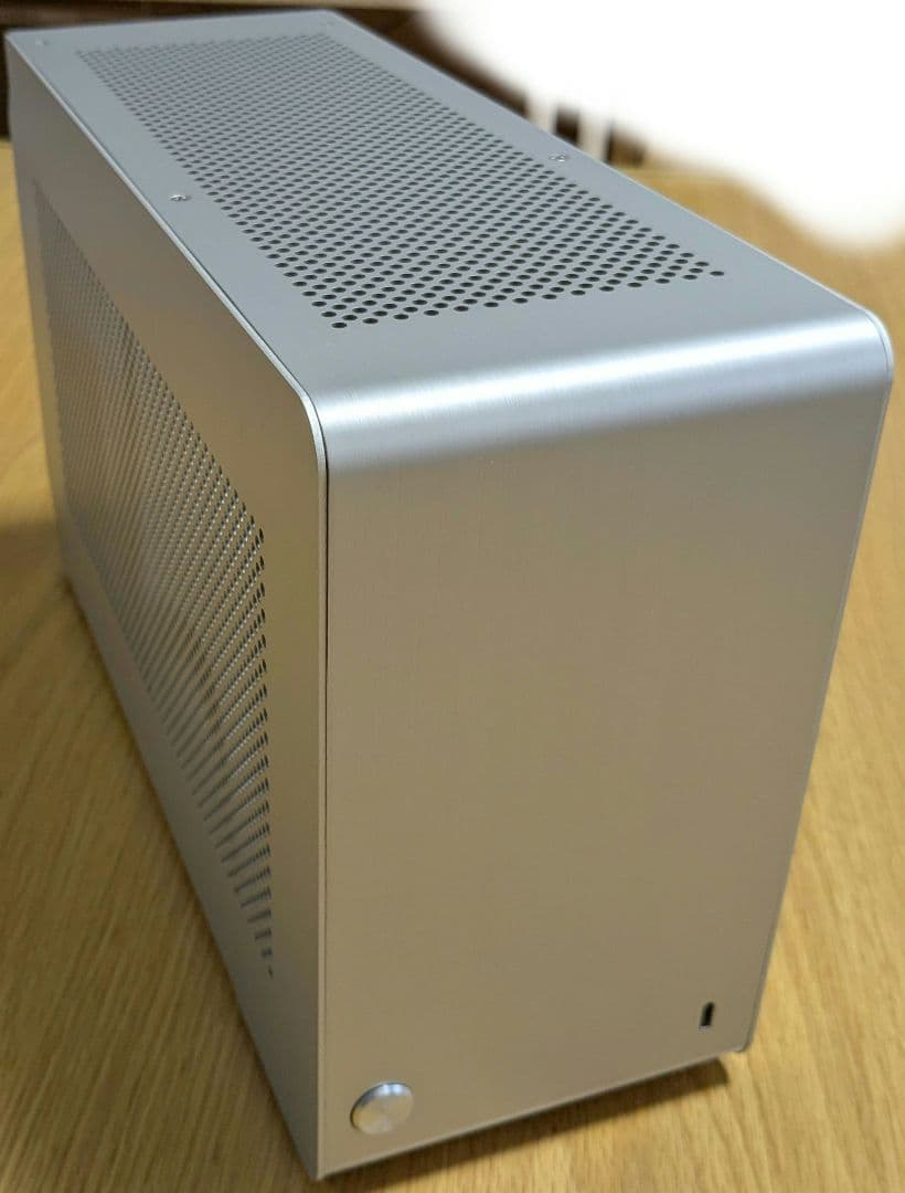 DAN CASE A4-SFX V4 シルバー Mini-ITX PCケース