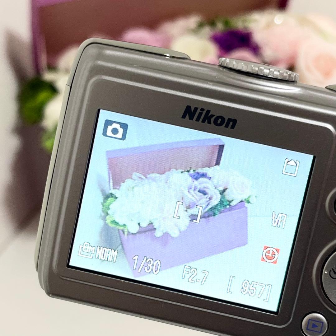 デジタルカメラ Nikon coolpix P4