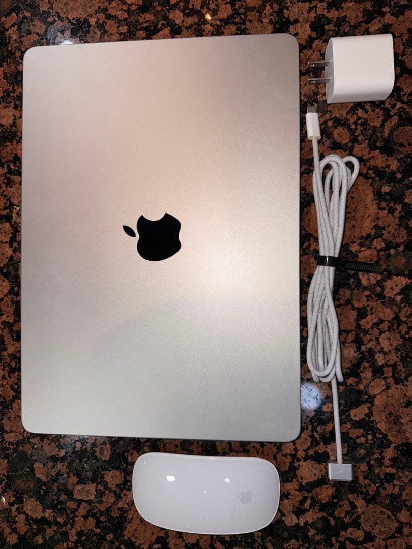 AppleMacBook Air M2 シルバー 13.6インチ2022