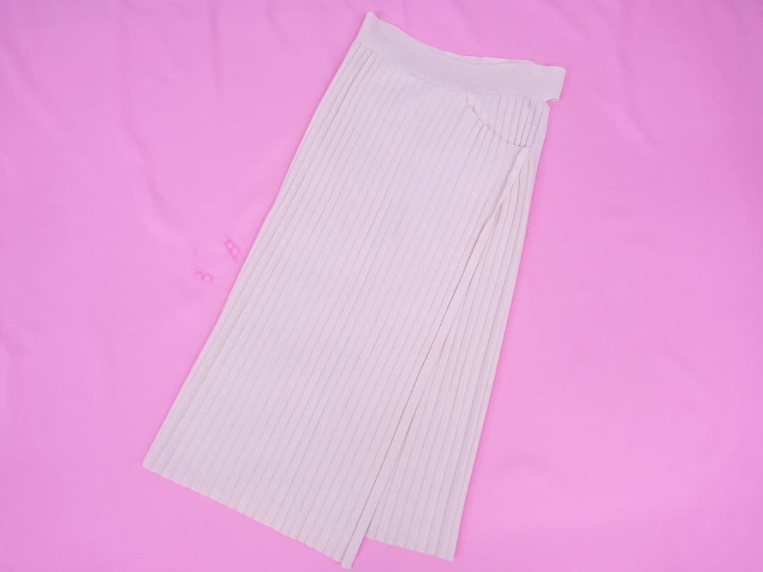 リビアナコンティリブ編みニットロングスカートウエストチラ見え　アシンメトリー