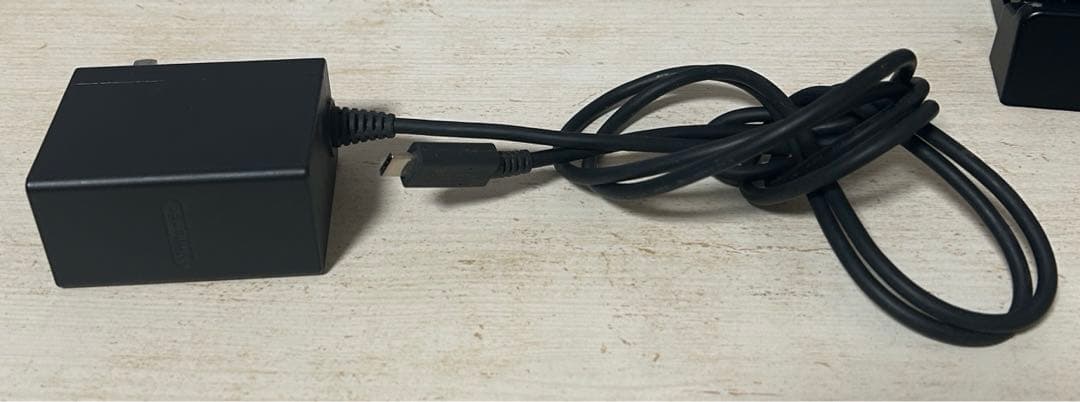 Nintendo Switch 本体　スイッチ　ピンクコントローラー