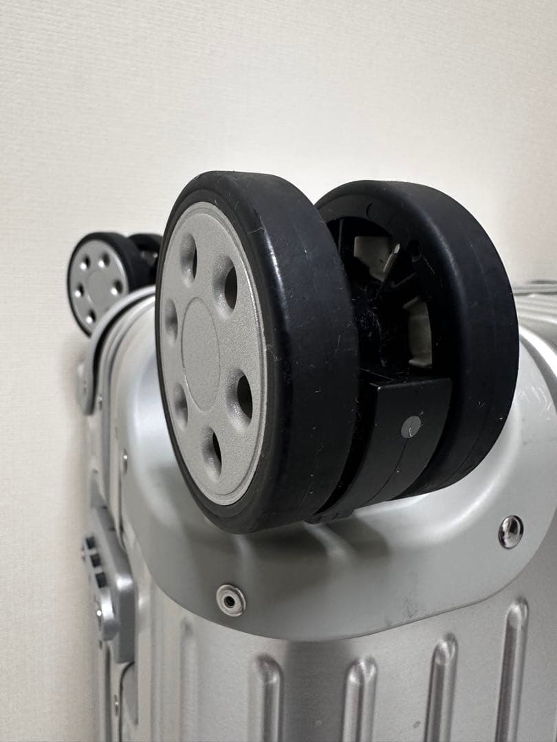 リモワ　トパーズ RIMOWA TOPAS E-Tag 4輪 TSAロック