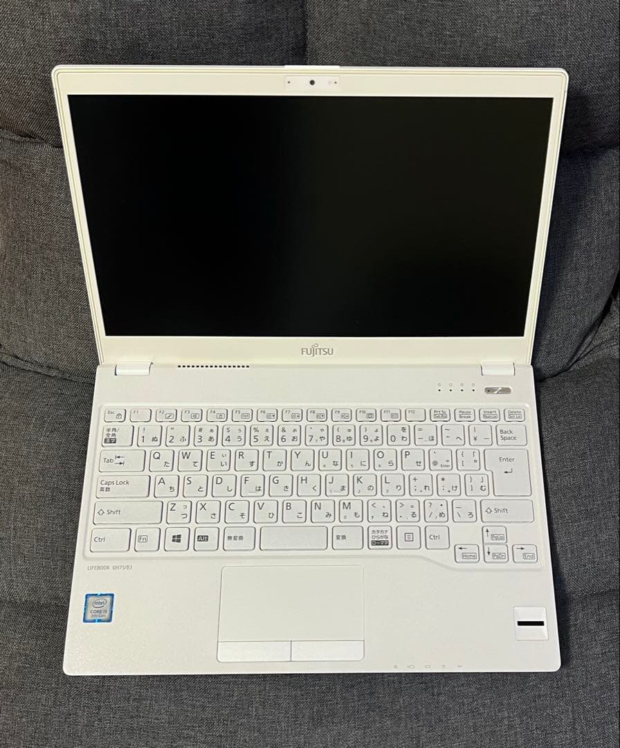 富士通 LIFEBOOK 薄型軽量ノートPC 初期化済み 充電コード 説明書 付
