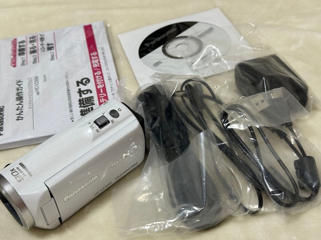 美品　Panasonic HC-V230M デジタルハイビジョンビデオカメラ