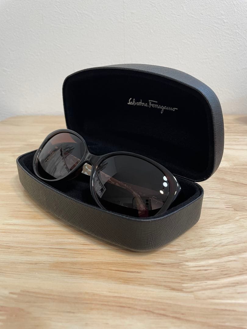 【美品】Ferragamo サングラス ブラウンレンズ フェラガモ