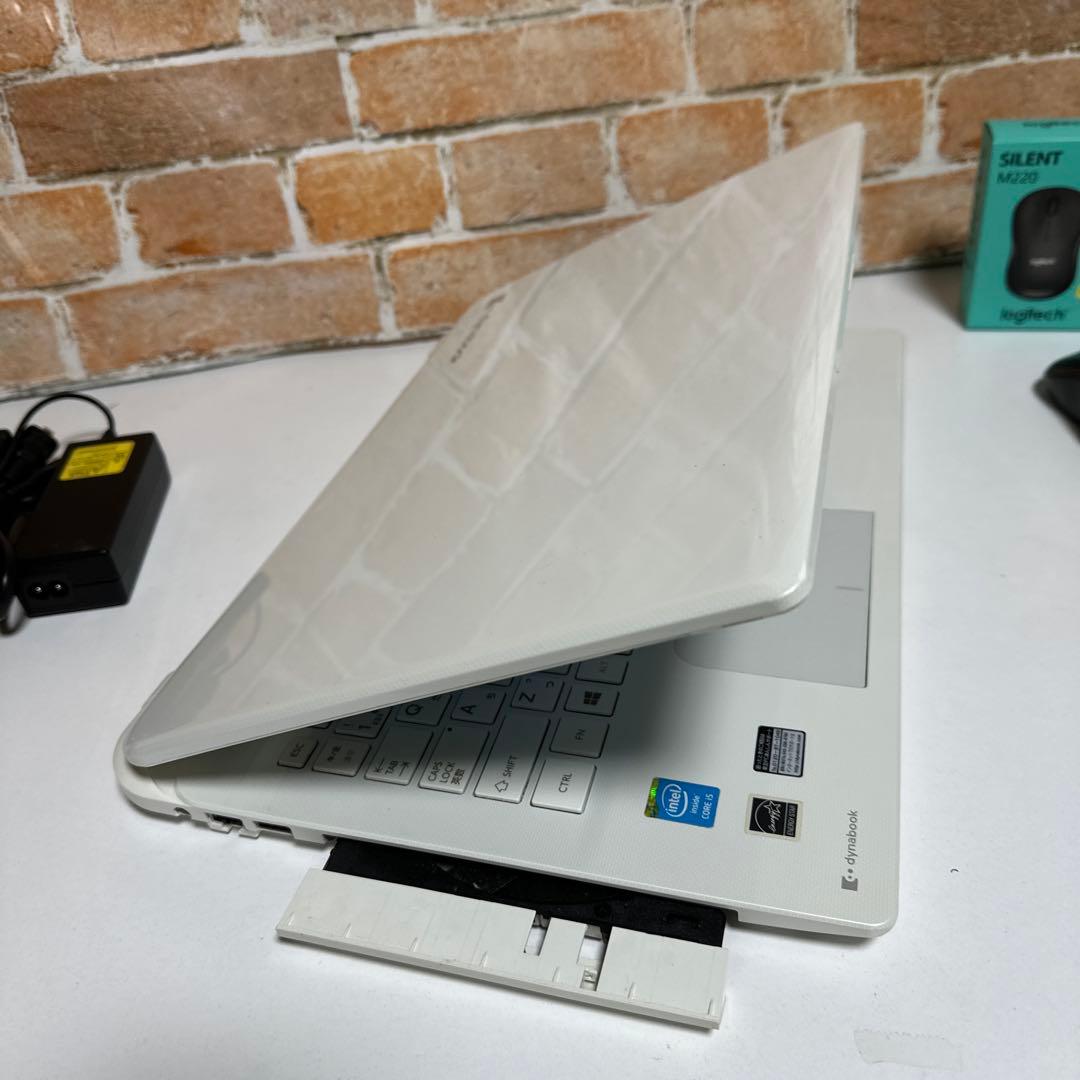 東芝ノート PC Core i5 SSD Webカメラ　Win 11 オフィス付