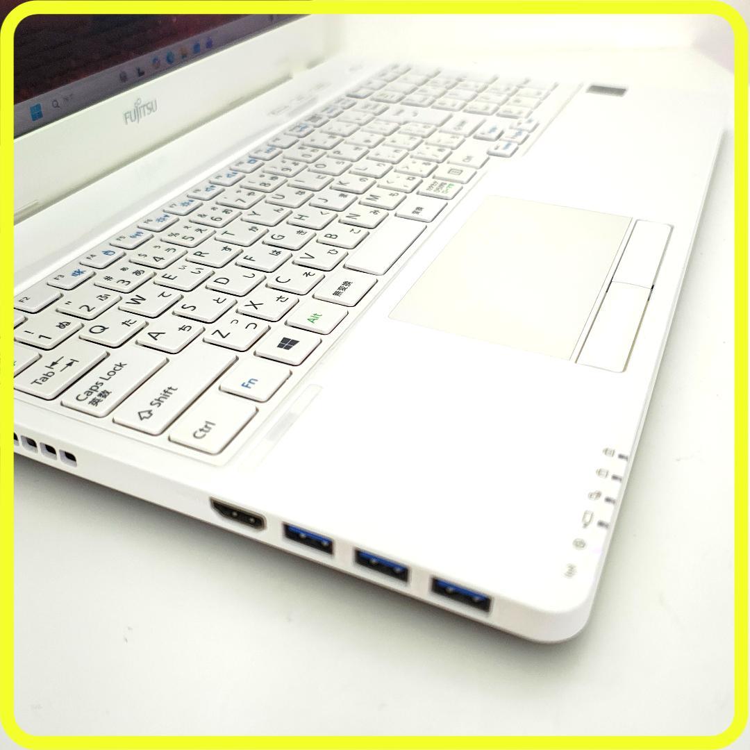 白　新品SSD256GB　カメラ⭐️windows11　ノートパソコン　807