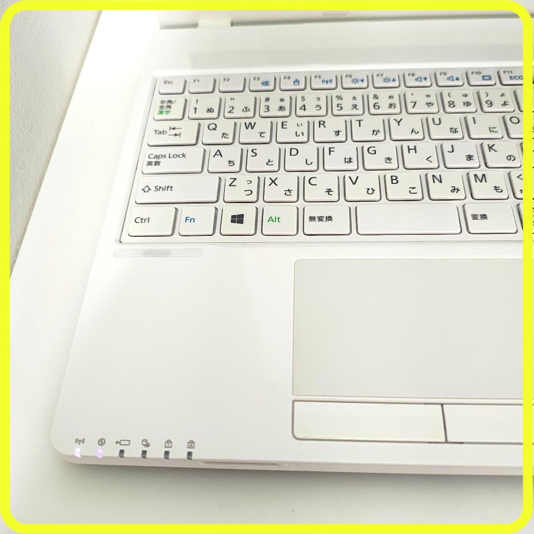 白　新品SSD256GB　カメラ⭐️windows11　ノートパソコン　807