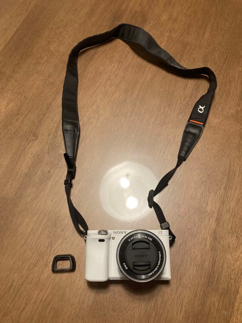 SONY . デジタル一眼カメラα6000