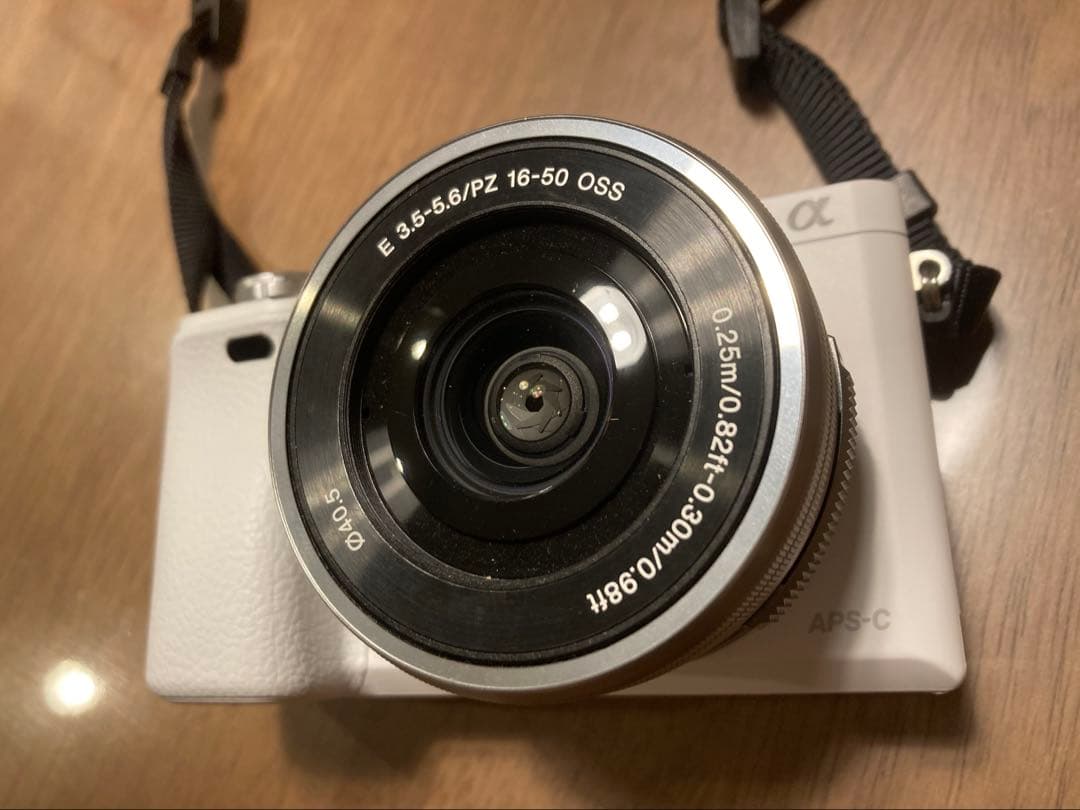 SONY . デジタル一眼カメラα6000