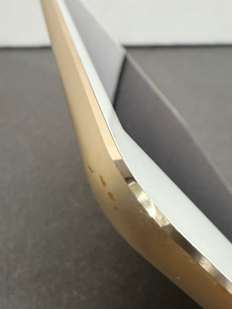 iPad mini4　128GB　7.9インチ　ゴールド／ホワイト　Apple