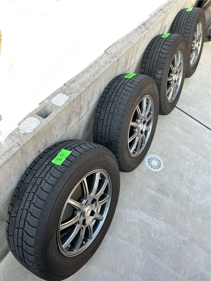 【美品！送料込み！値下げ交渉可】23年製　スタッドレスタイヤホイール4本セット