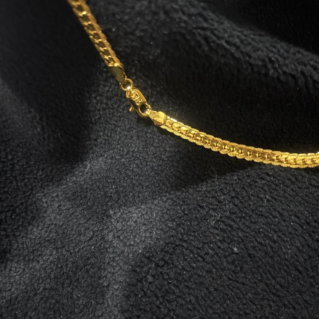 ゴールドカラー　ネックレス