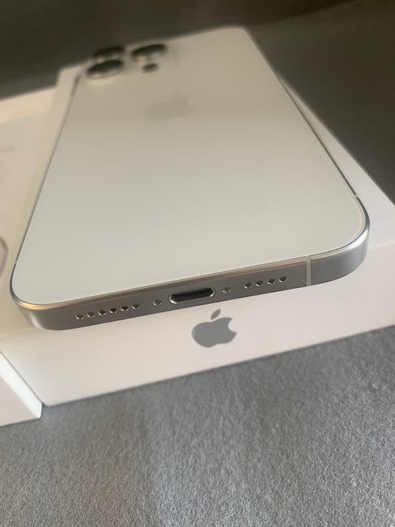 超美品　アメリカ版　SIMフリー iPhone15 Pro Max 256GB