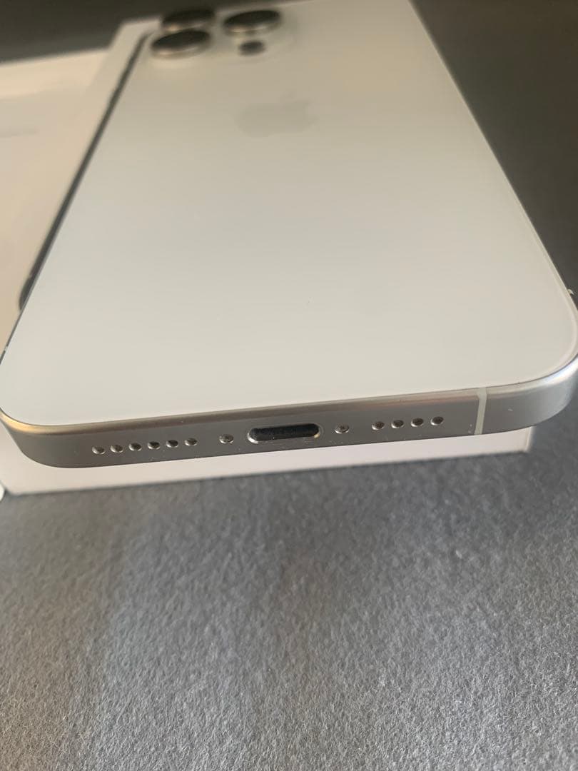 超美品　アメリカ版　SIMフリー iPhone15 Pro Max 256GB