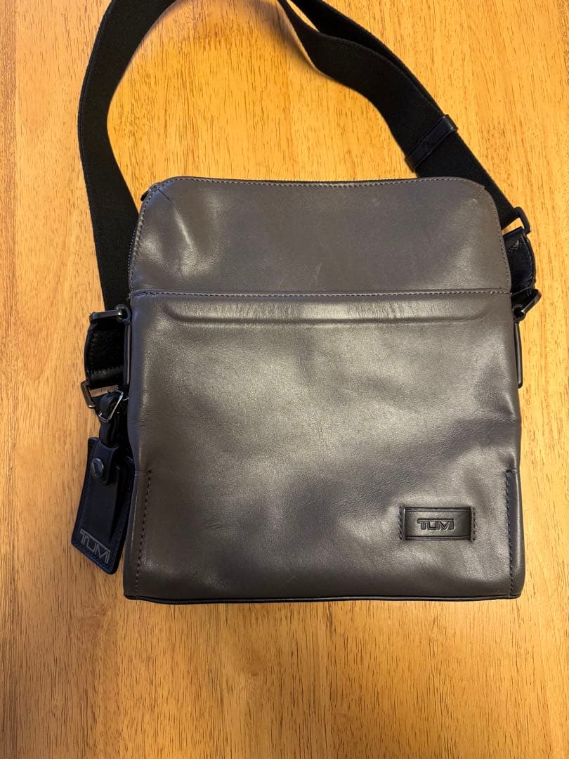 バッグ TUMI Harrison GlendaleCrossbody 63017GRY