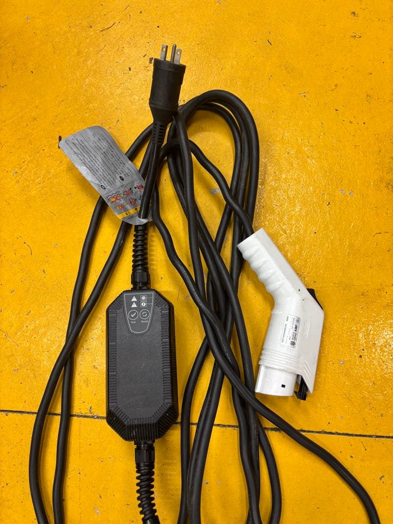 Volkswagen EV充電ケーブル 200V AC15A