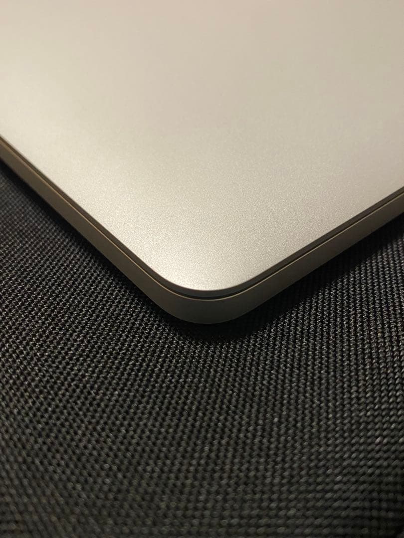 MacBook Pro 13インチ / i5 / 16GB / 512GB