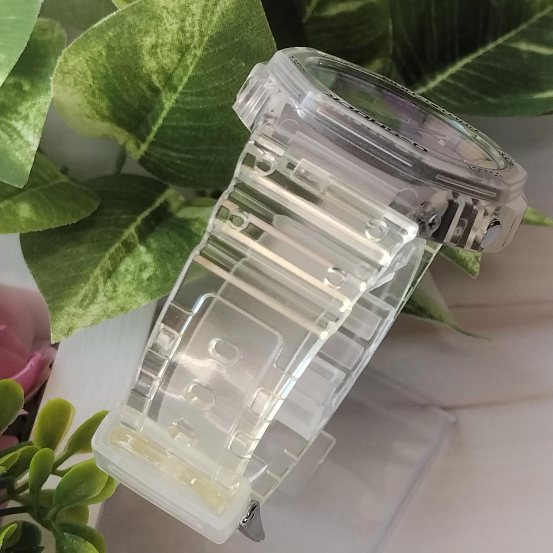 未使用級☆カシオ G-SHOCK GA-2100SRS-7AJF レインボー