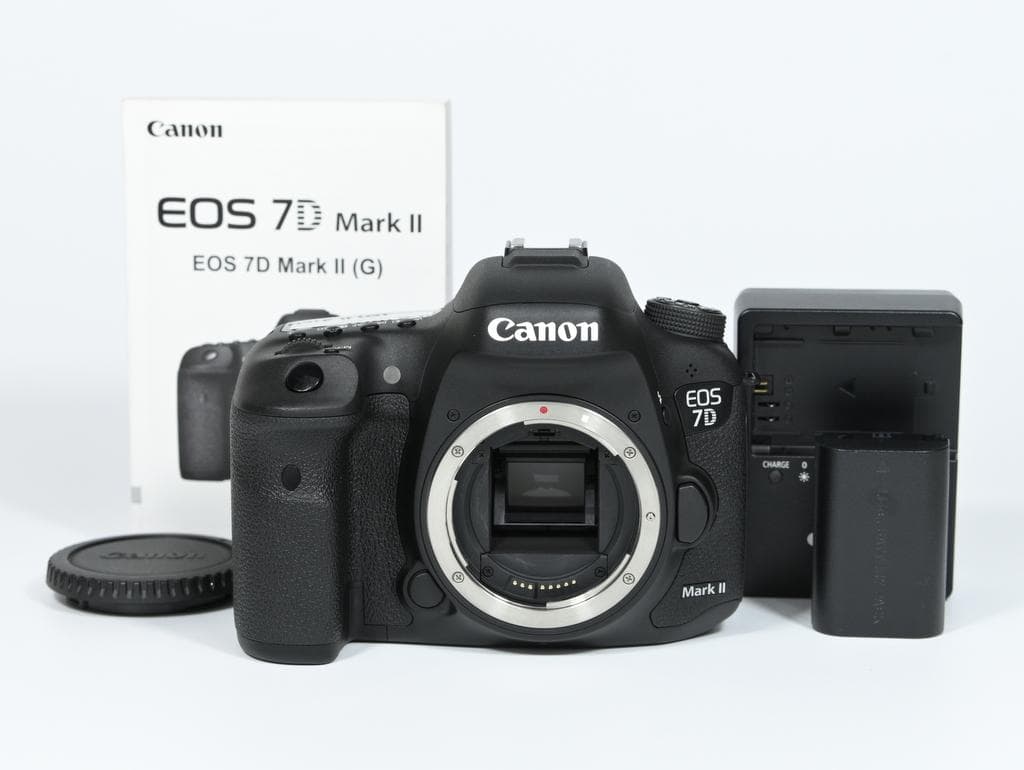【超美品】Canon EOS 7D Mark II ボディ《ショット数2697》