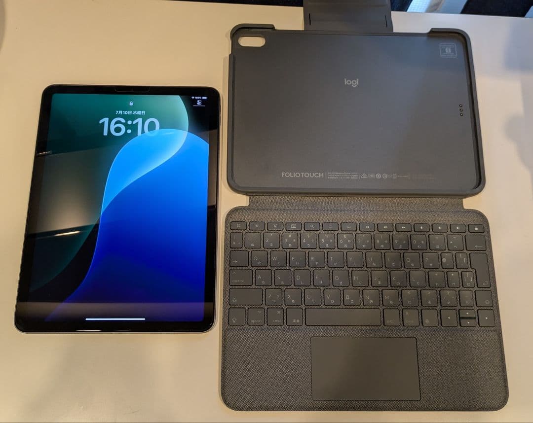 iPad Air 第5世代 64GB + Folio Touchキーボード