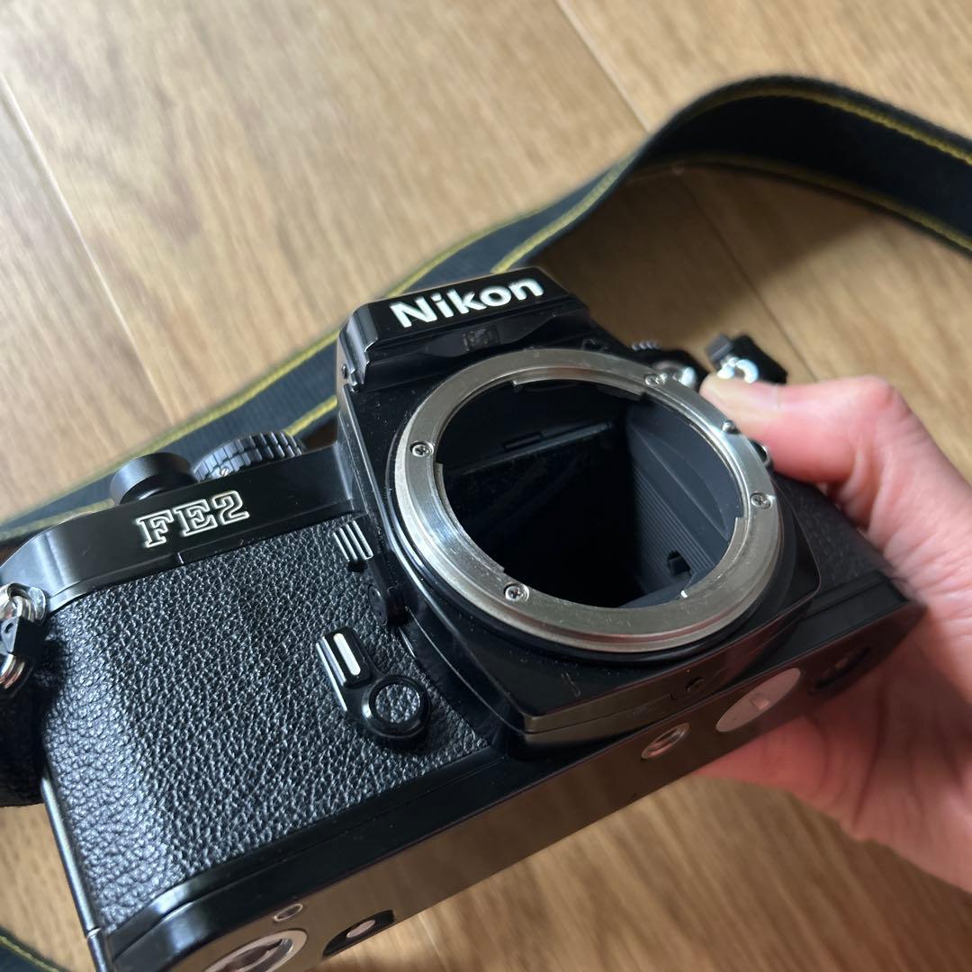 Nikon FE2 本体　レンズ、ベルト、取扱説明書付き***即購入可能