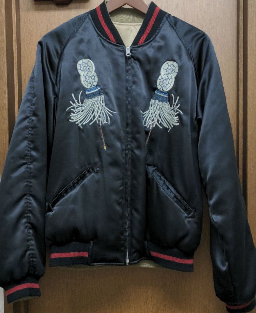 コムサデモードメン黒い刺繍スカジャン　リバーシブル　メンズ　Mサイズ　コムサメン