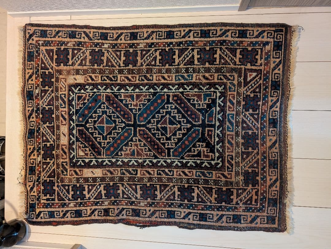 【最終価格】トライバルラグ