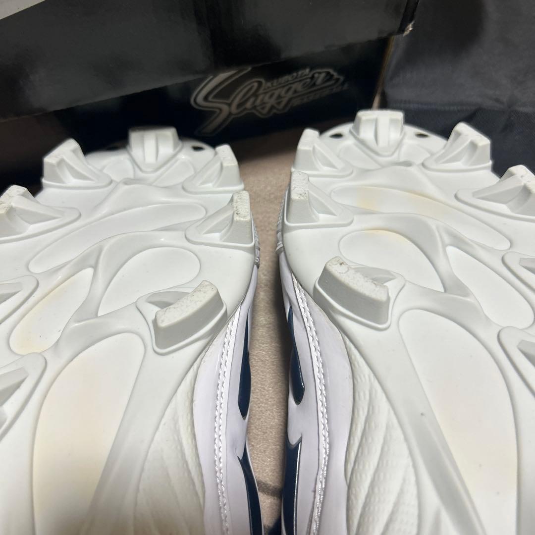 ほぼ未使用　久保田スラッガー　ポイントスパイクホワイト/ネイビー　収納袋付き