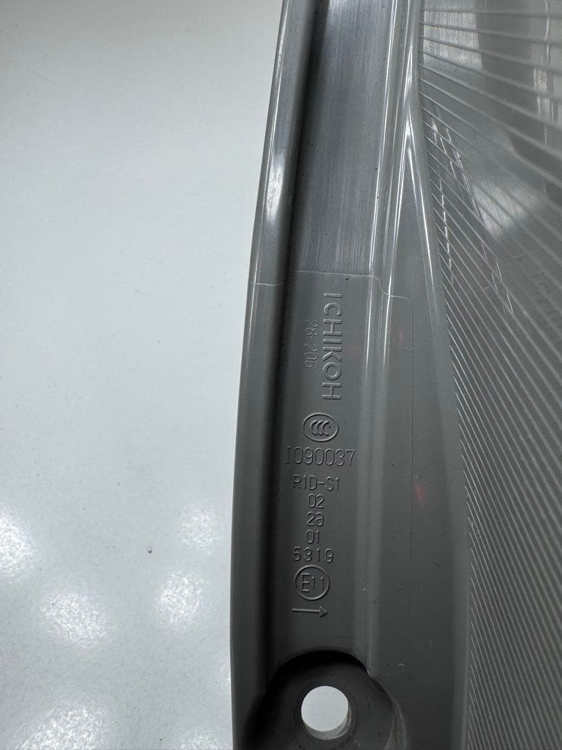 トヨタ 純正ACR50W ACR55W 50 エスティマ中期LED テールライト