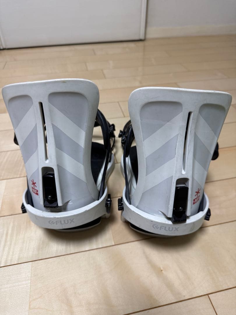 FLUX XFスノーボード ビンディング ホワイト/ブラック