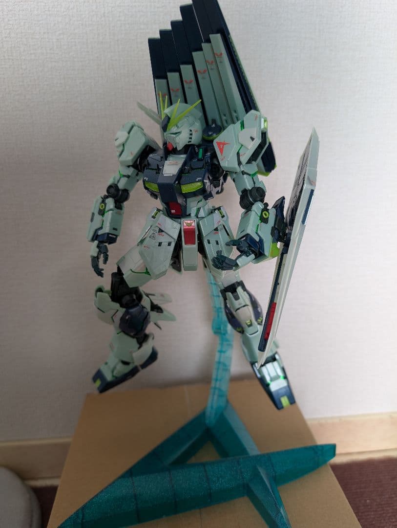 MG RX-93νガンダム Ver.Ka （サイコフレーム発動イメージ）完成品