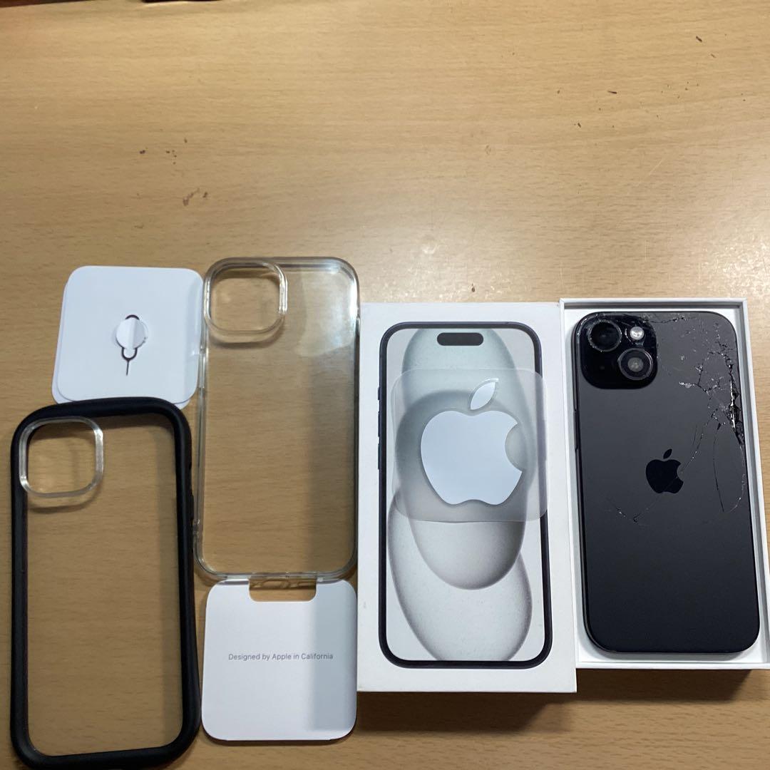 iPhone 15ブラック ケース付き