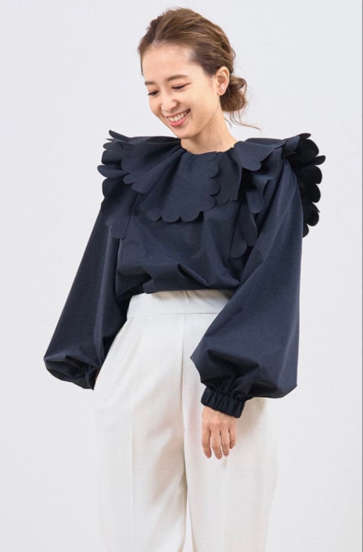 ✩フレア✩yori たっぷりスカラップブラウス　36