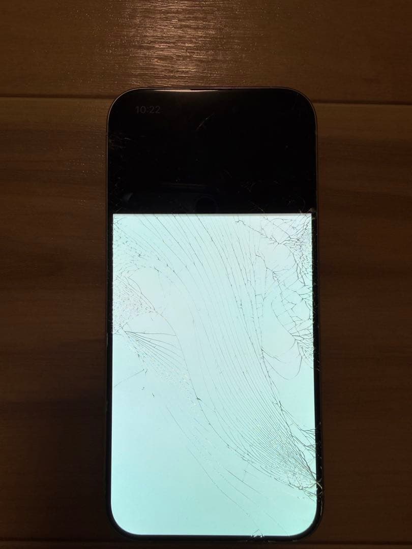 【ひろ】iPhone15Pro 256GB ホワイトチタニウム