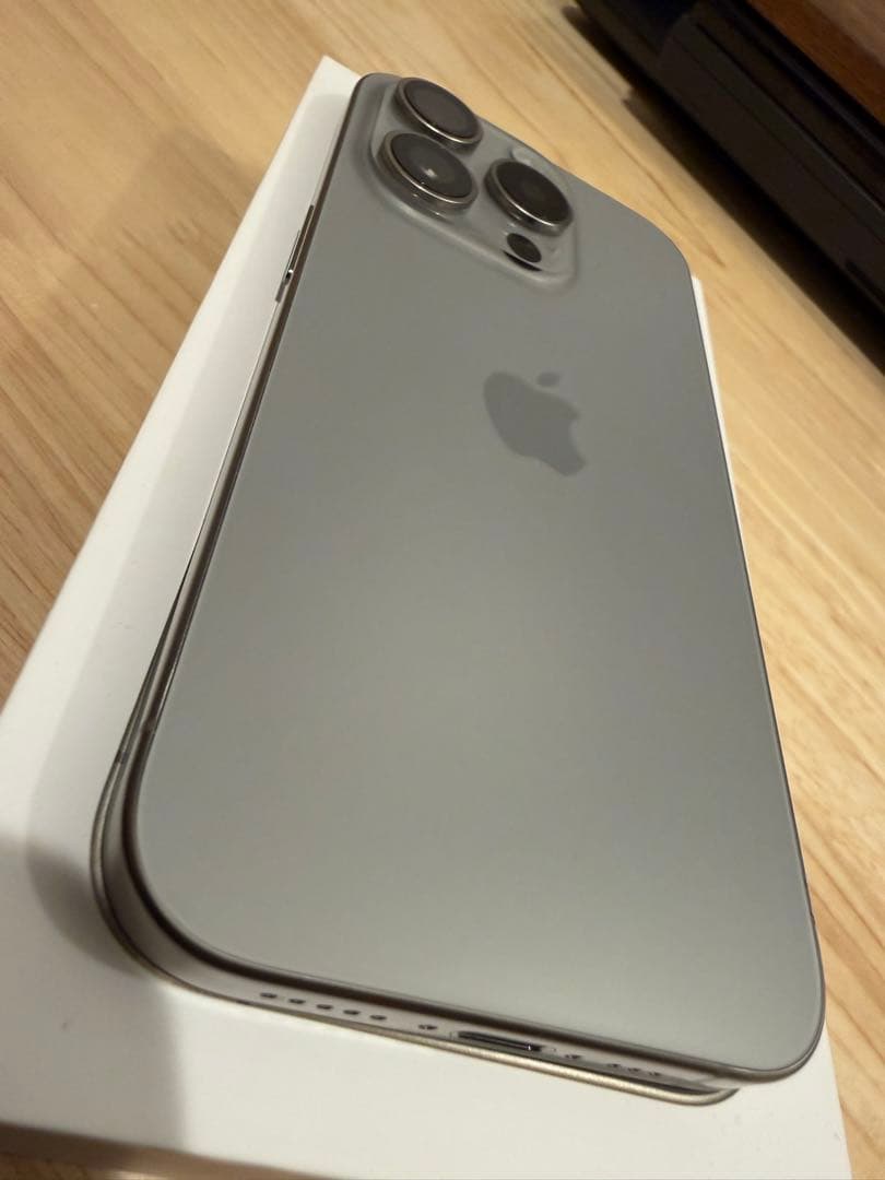 週末値下　iPhone 15 Pro ナチュラルチタニウム128GB 美品