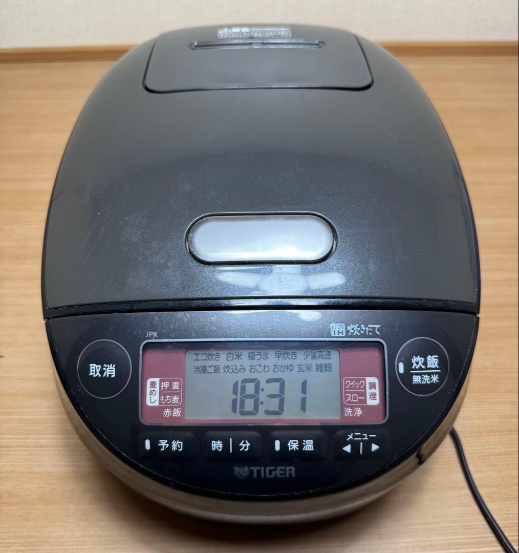 TIGER タイガー圧力IH炊飯ジャー 5.5合炊き JPK-SC10