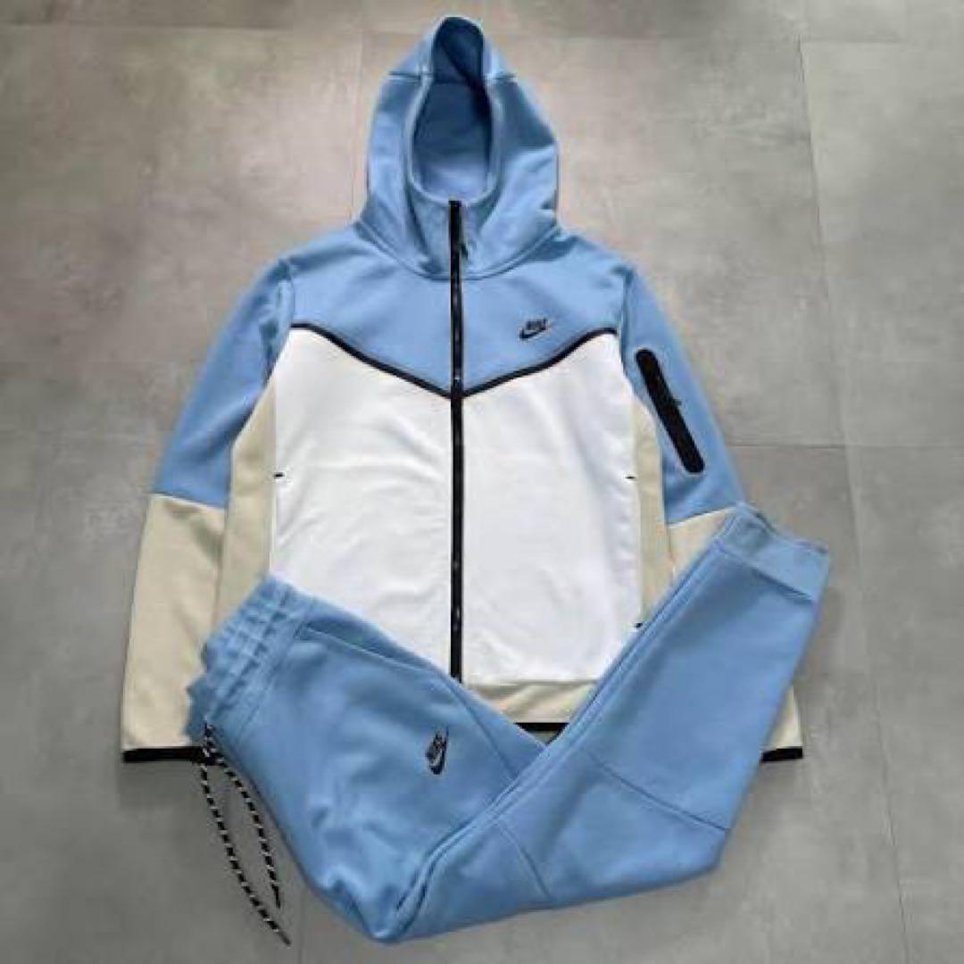 『値下げ可』Nike テックフリース　限定カラー