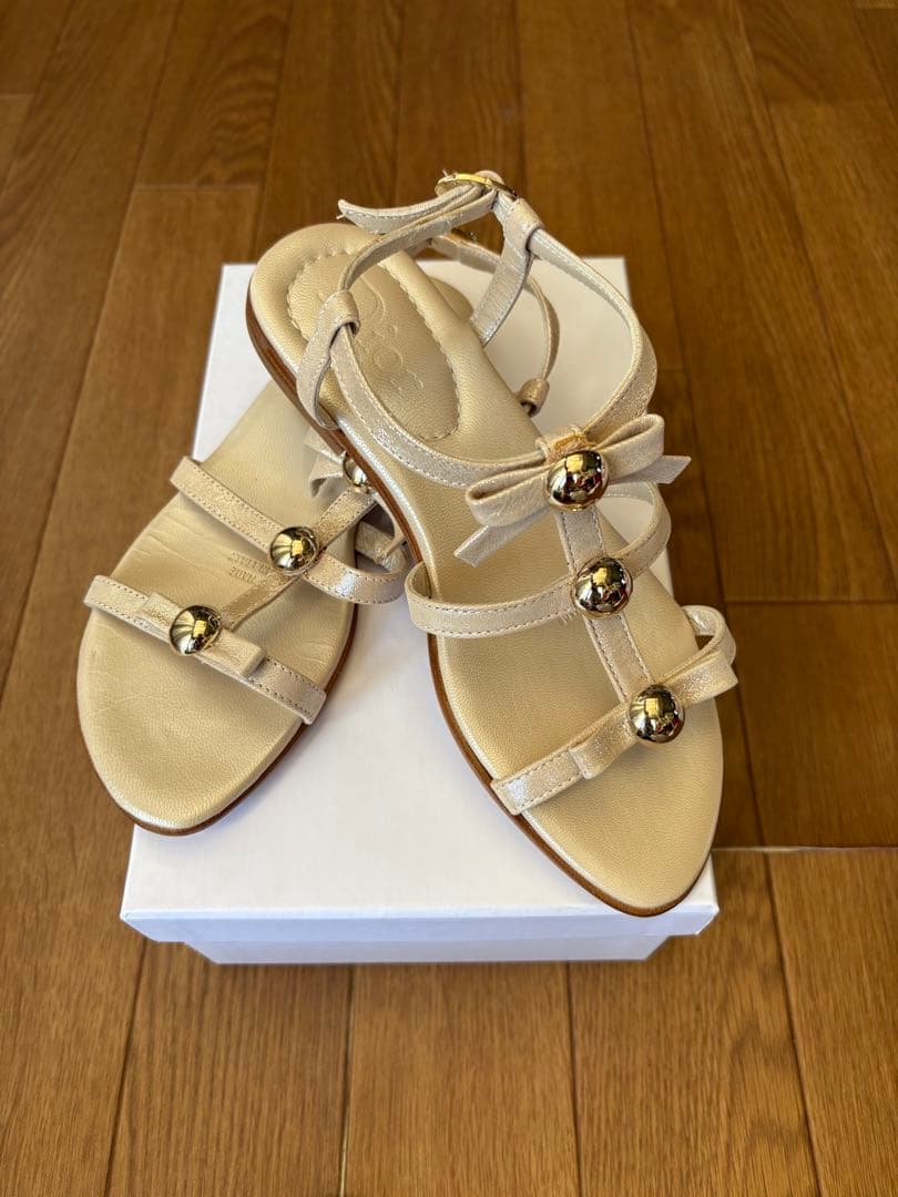 新品！Dior ベージュ サンダル