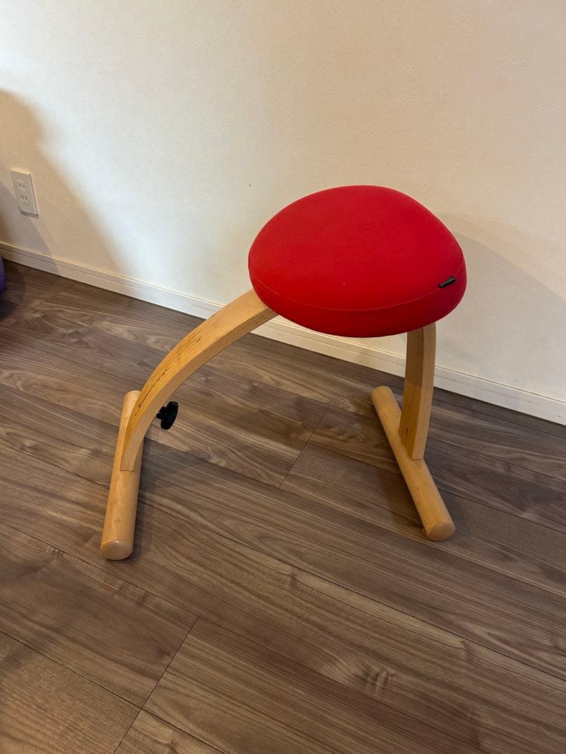 balance Easy バランスチェア 椅子　レッド