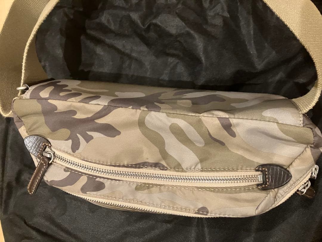 セール❗️Daniel & Bob カモフラージュ ボディバッグ