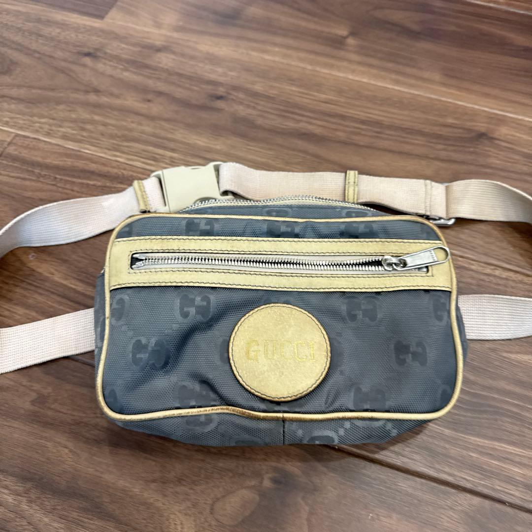GUCCI ボディバッグ グレー
