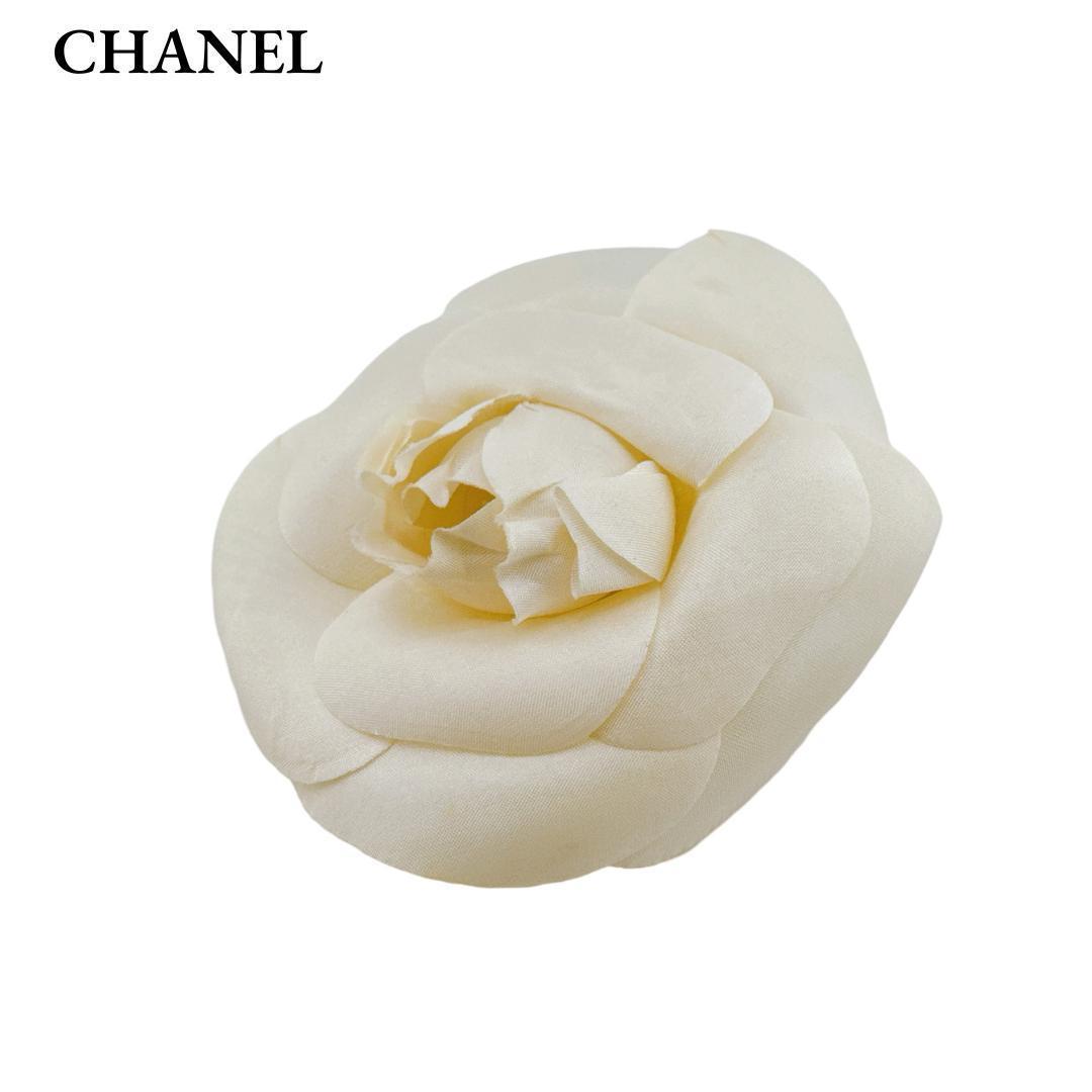 シャネル カメリア ピンバッジ コサージュ レディース アイボリー ホワイト