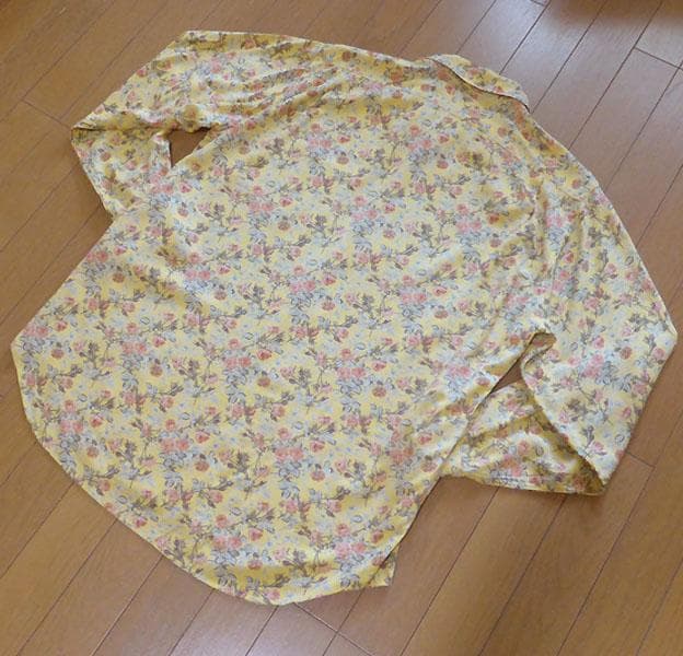 ★美品★カールヘルム★ ピンクハウス 長袖レーヨン シャツ　バラ柄