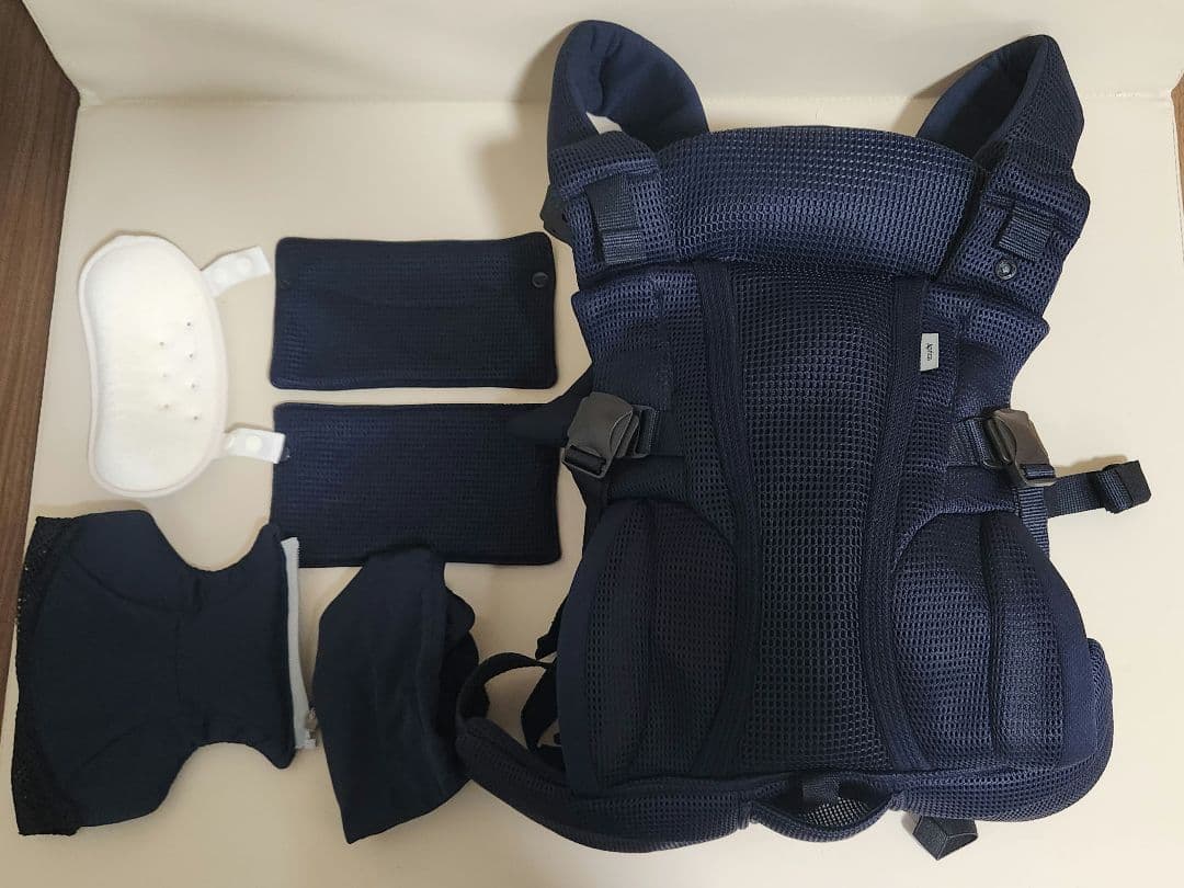 アップリカ　ラクリス　抱っこひも　ネイビー