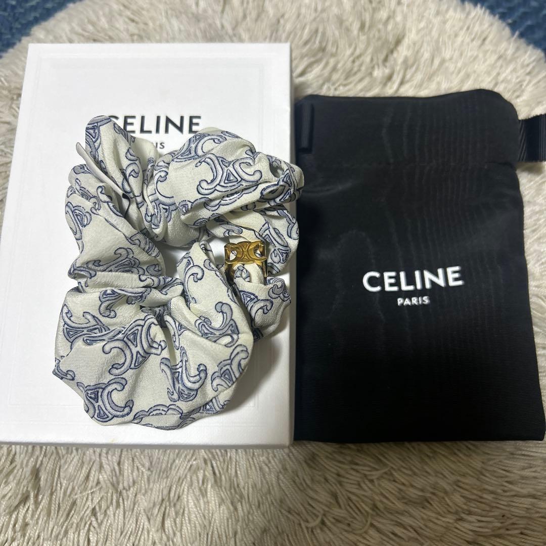 値下げ中【1、2回のみ使用】CELINE ロゴ入りシュシュ
