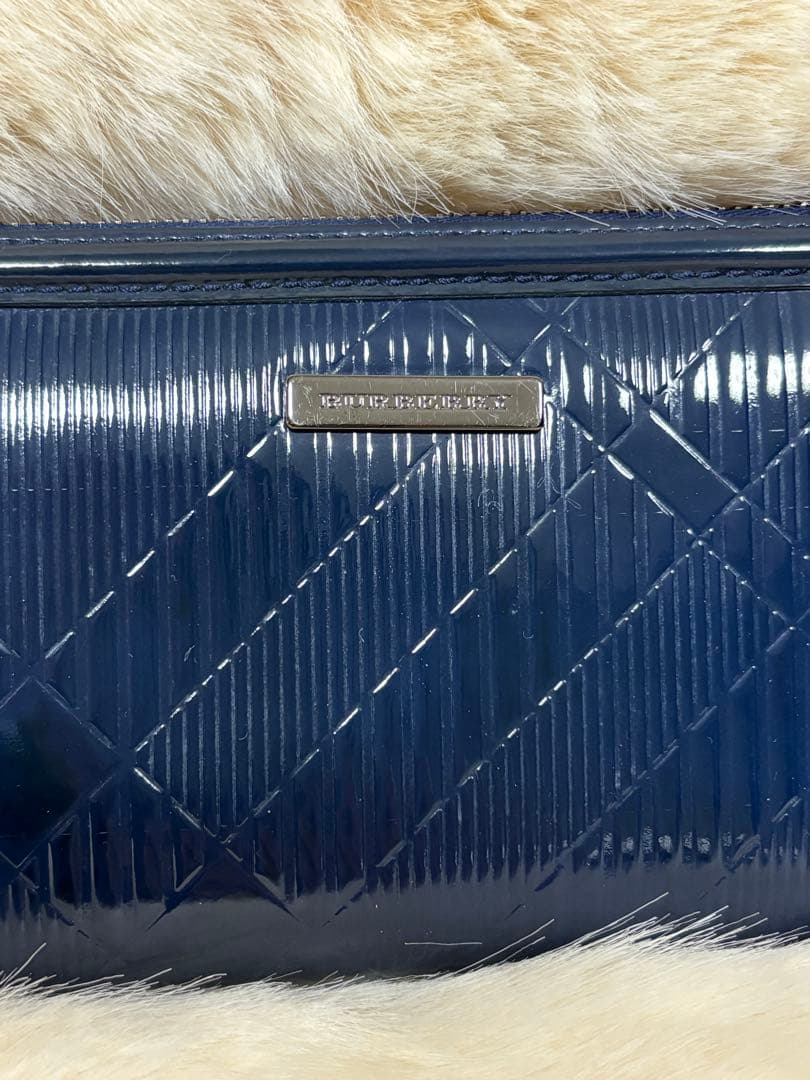 カ*ン様 【極美品】バーバリー　ラウンドジップ長財布　ネイビー パテントレザー