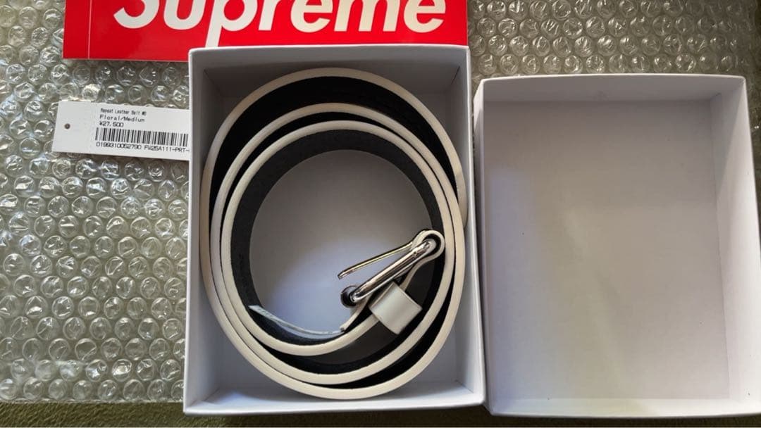 Supreme Repeat Leather Belt ホワイト