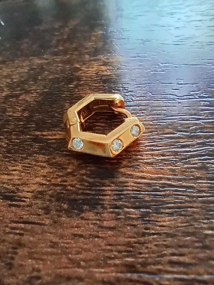 ゴールド 六角形デザイン ダイヤ装飾ピアス(片耳用)